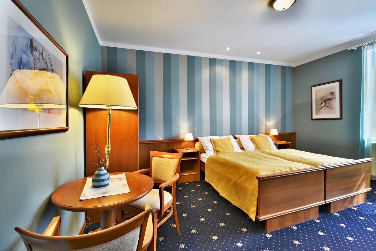 Hotel Villa Conti بايسك المظهر الخارجي الصورة